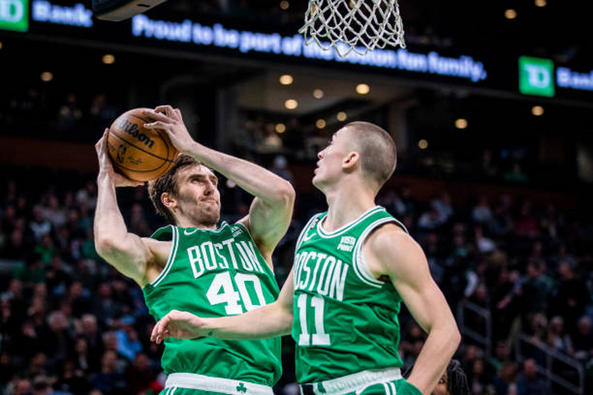 本菲卡状态回暖备战国王杯今晚布鲁克林篮网调整名单以备NBA总决赛，山东泰山围绕欧超杯刷新队史纪录都惊呆了