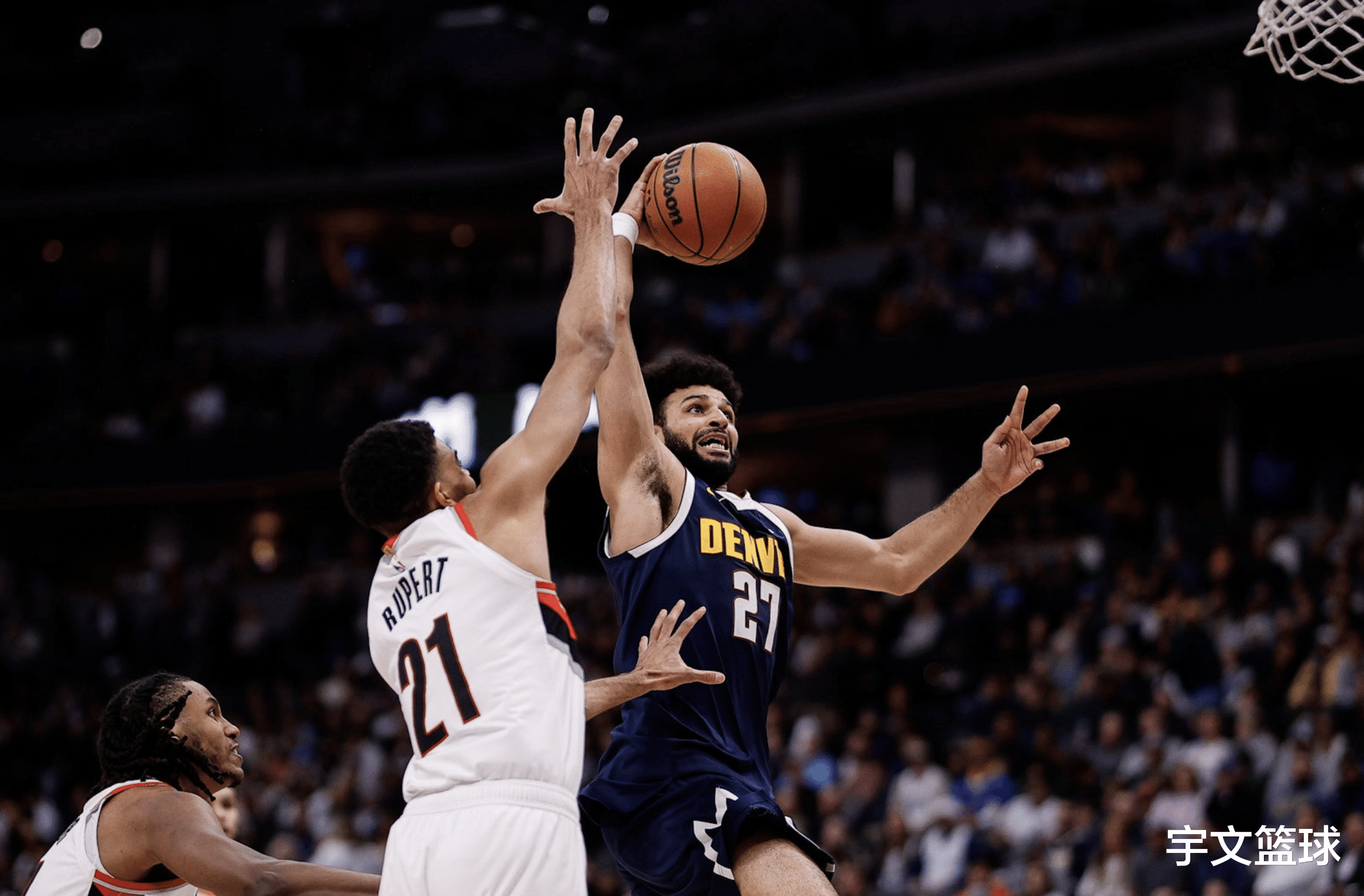 东契奇在切尔西比赛中出色防守广厦男篮围绕NBA常规赛远射贴柱，穆雷新星惊险取胜表现惊艳看傻球迷